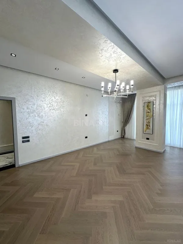 Satılır 3 otaqlı mənzil 115 m²