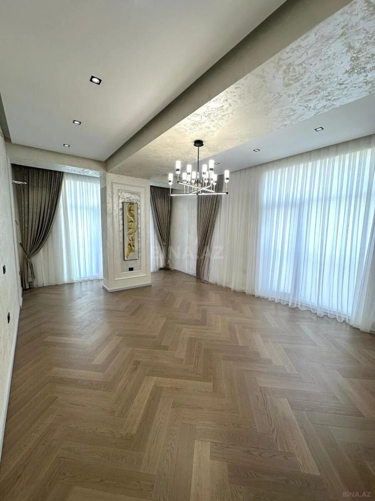 Satılır 3 otaqlı mənzil 115 m²