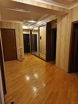 Kirayə verilir 3 otaqlı mənzil 150 m²