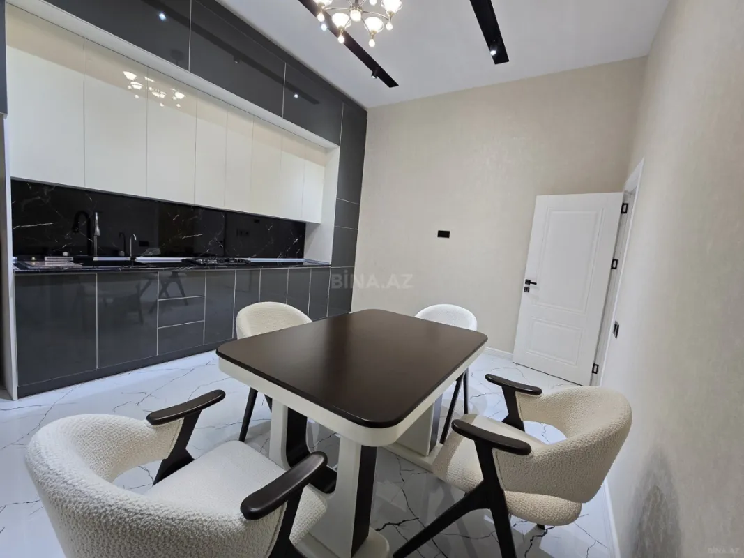 Satılır 4 otaqlı həyət evi 180 m²