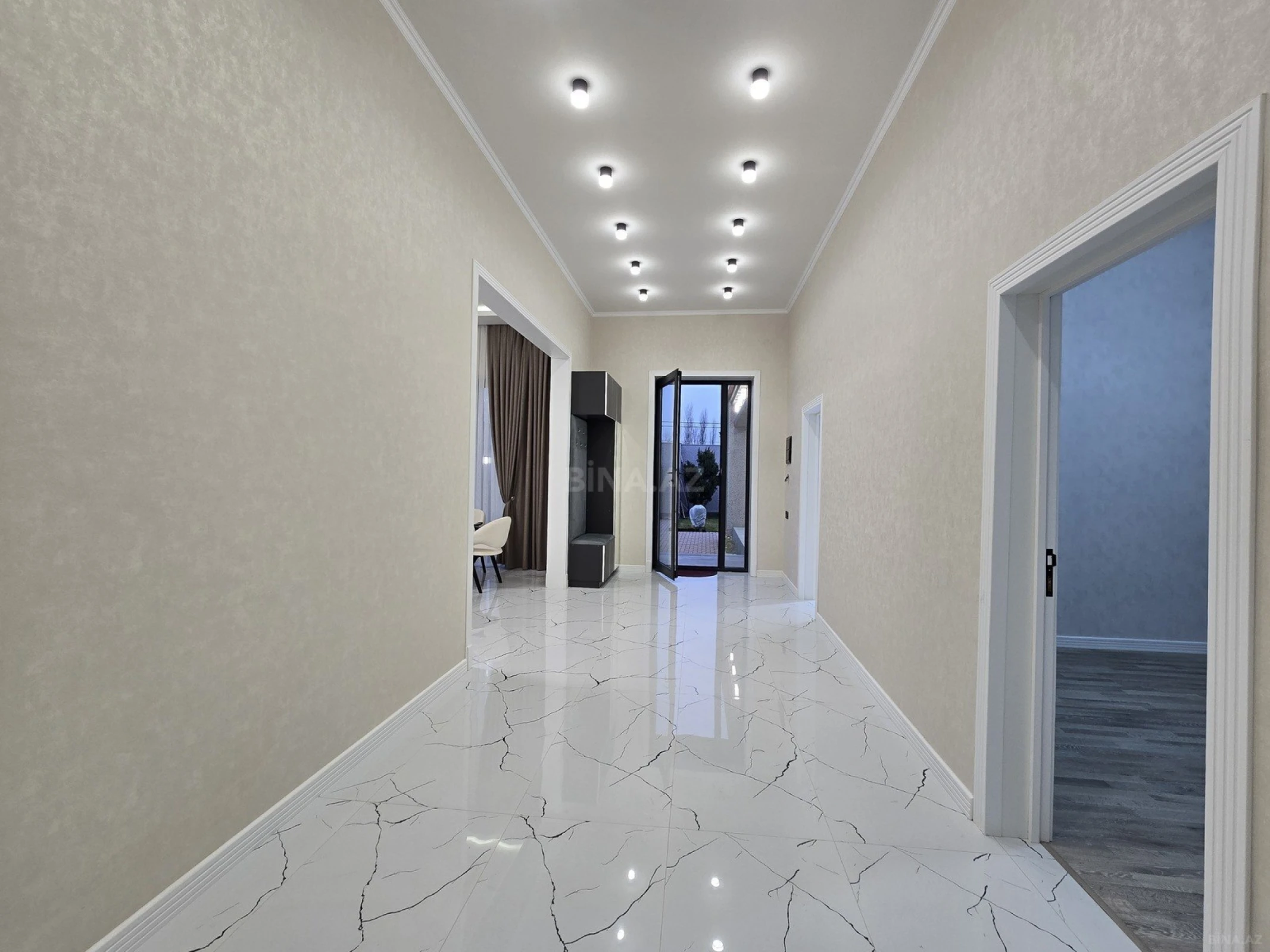 Satılır 4 otaqlı həyət evi 180 m²