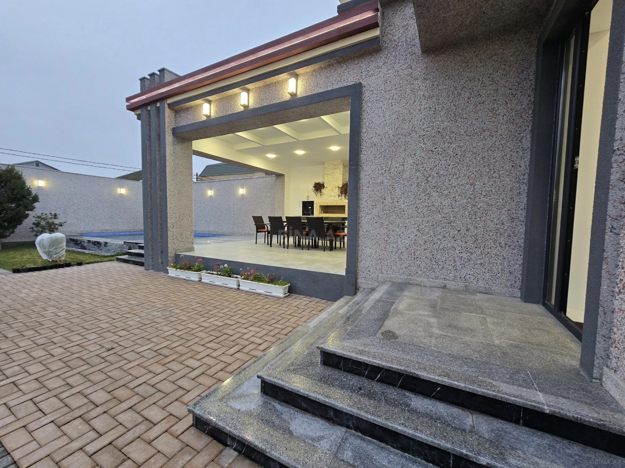 Satılır 4 otaqlı həyət evi 180 m²