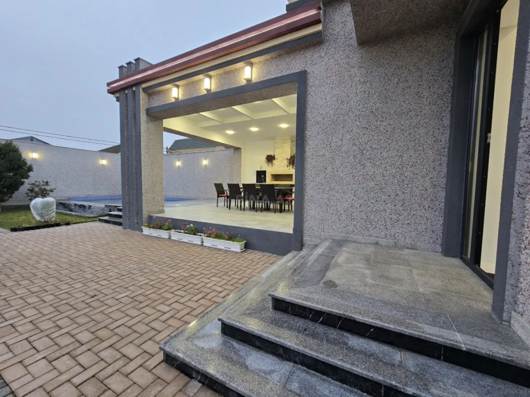 Satılır 4 otaqlı həyət evi 180 m²