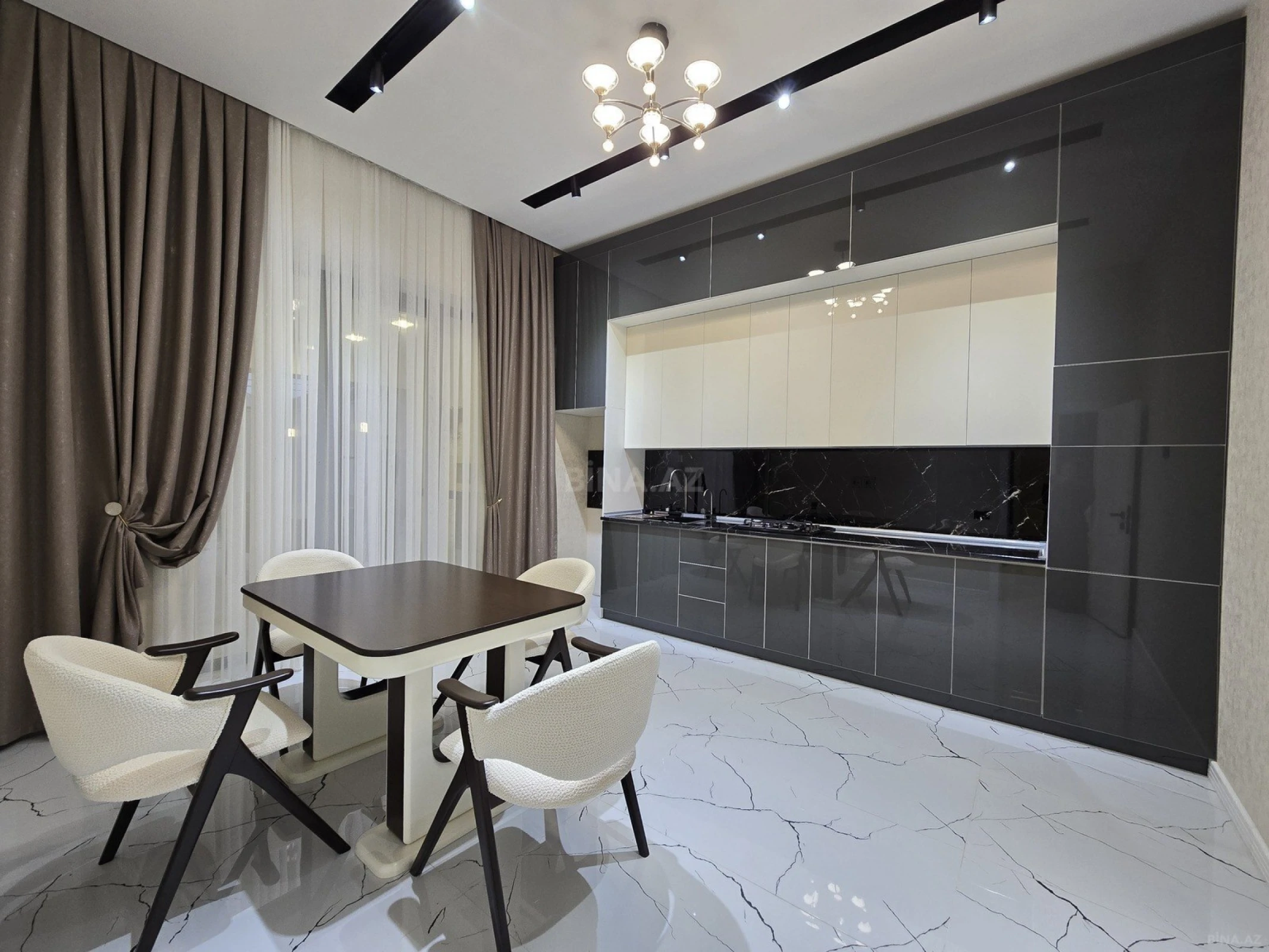 Satılır 4 otaqlı həyət evi 180 m²