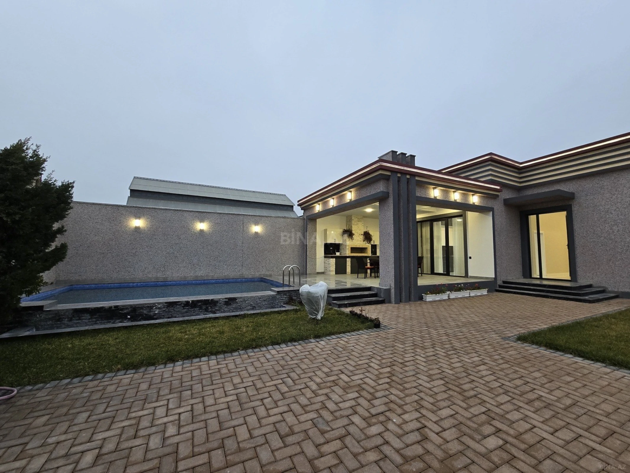 Satılır 4 otaqlı həyət evi 180 m²