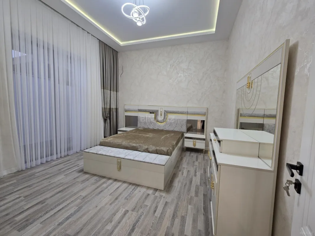 Satılır 4 otaqlı həyət evi 180 m²