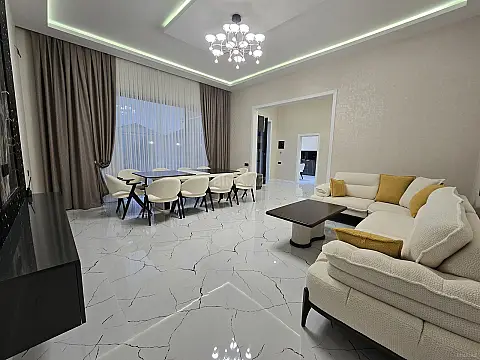 Satılır 4 otaqlı həyət evi 180 m²