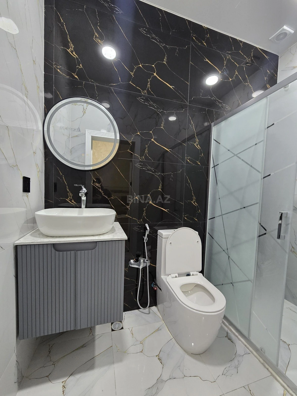 Satılır 4 otaqlı həyət evi 180 m²