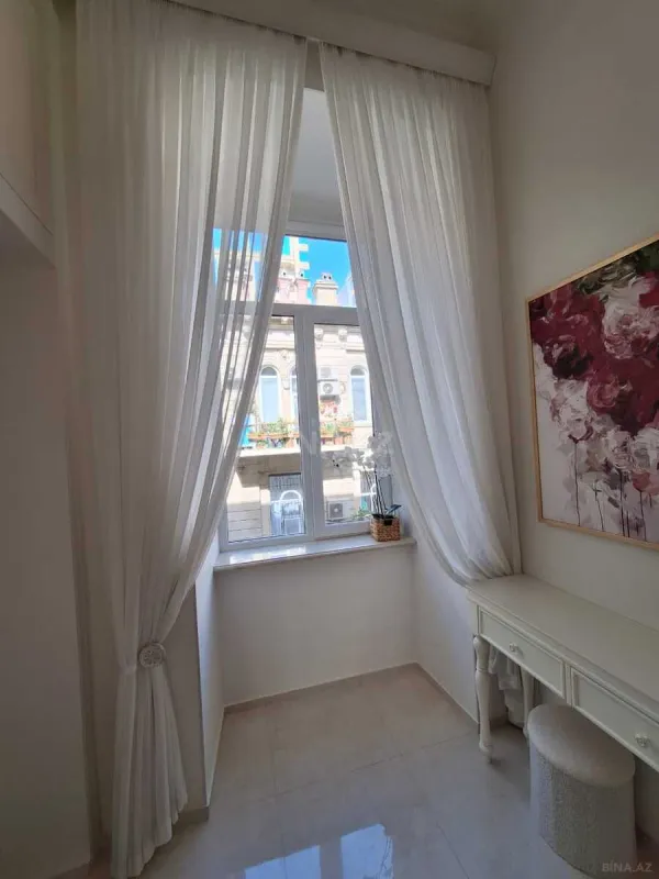 Kirayə verilir 2 otaqlı mənzil 70 m²