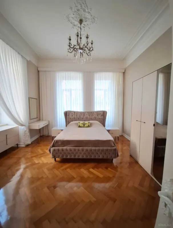 Kirayə verilir 2 otaqlı mənzil 70 m²