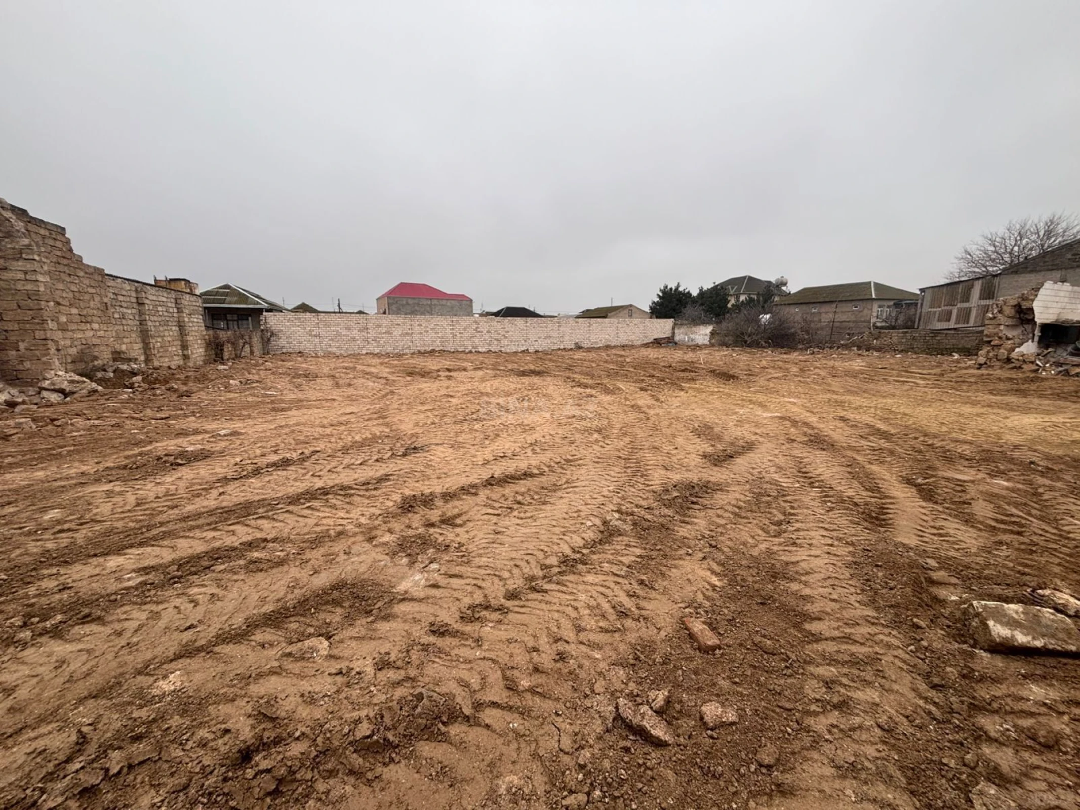 Satılır torpaq sahəsi 2.7 m²