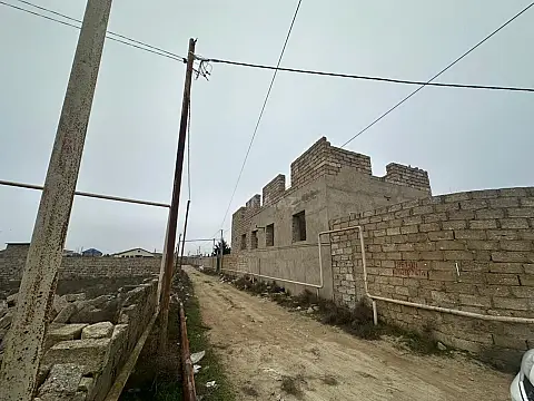 Satılır 3 otaqlı həyət evi 100 m²