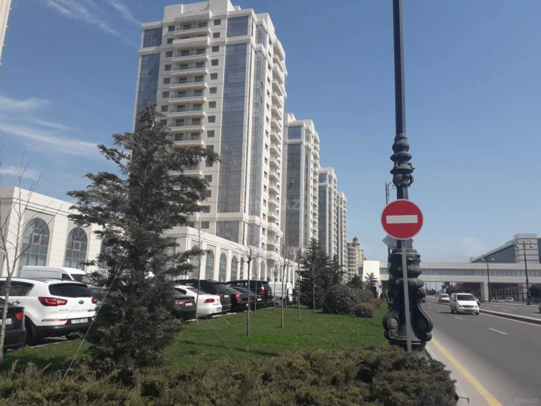 Satılır 3 otaqlı mənzil 170 m²