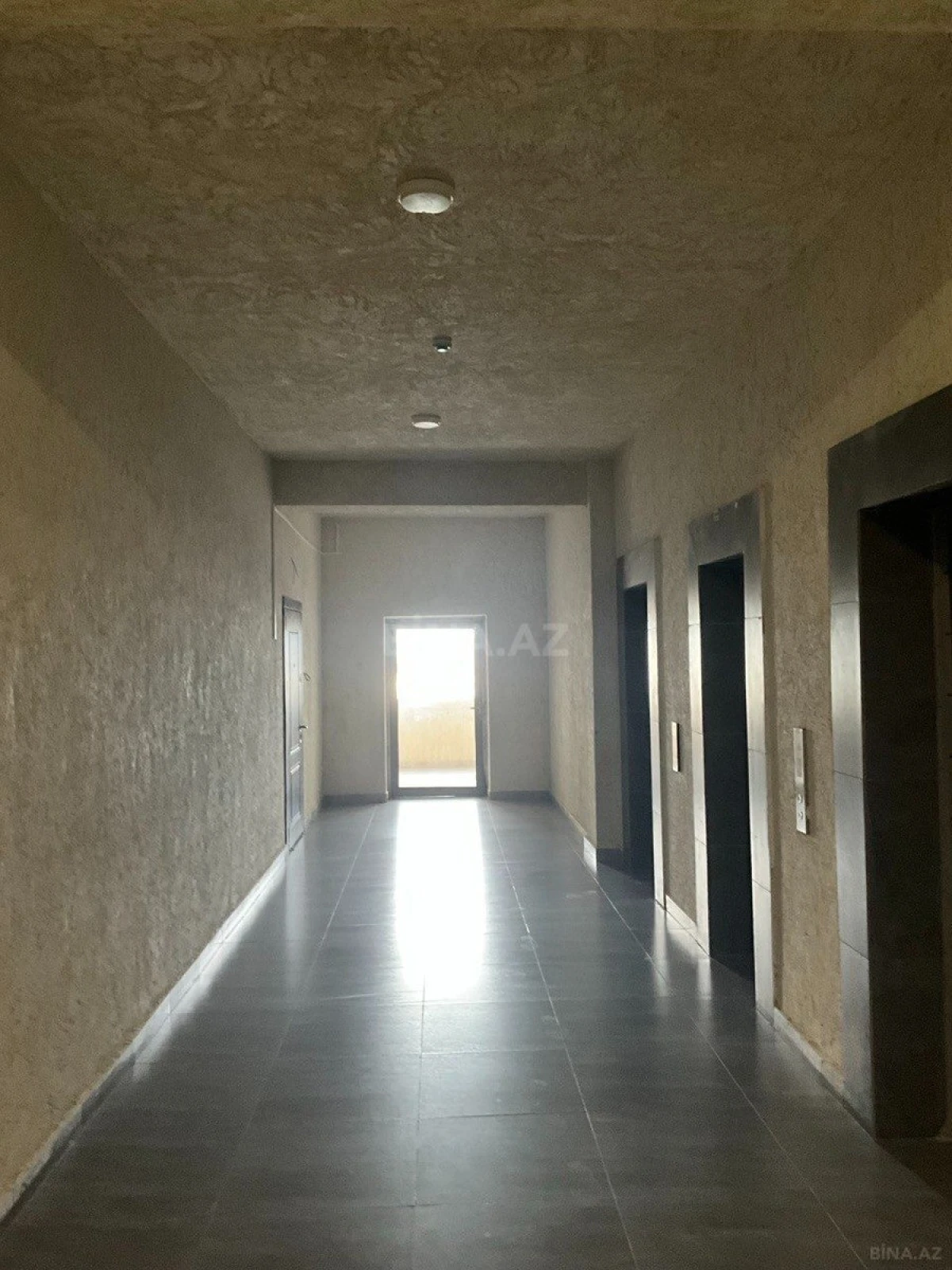 Satılır 3 otaqlı mənzil 170 m²