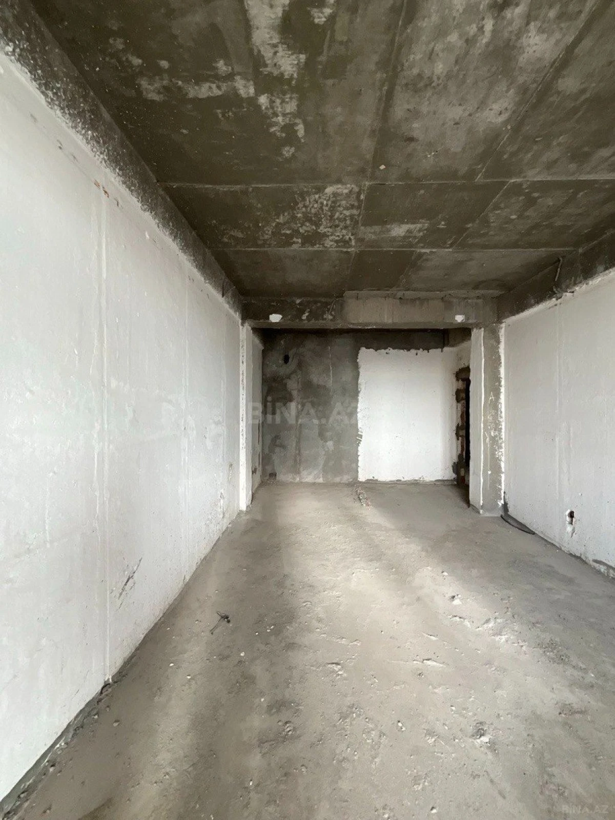 Satılır 3 otaqlı mənzil 170 m²