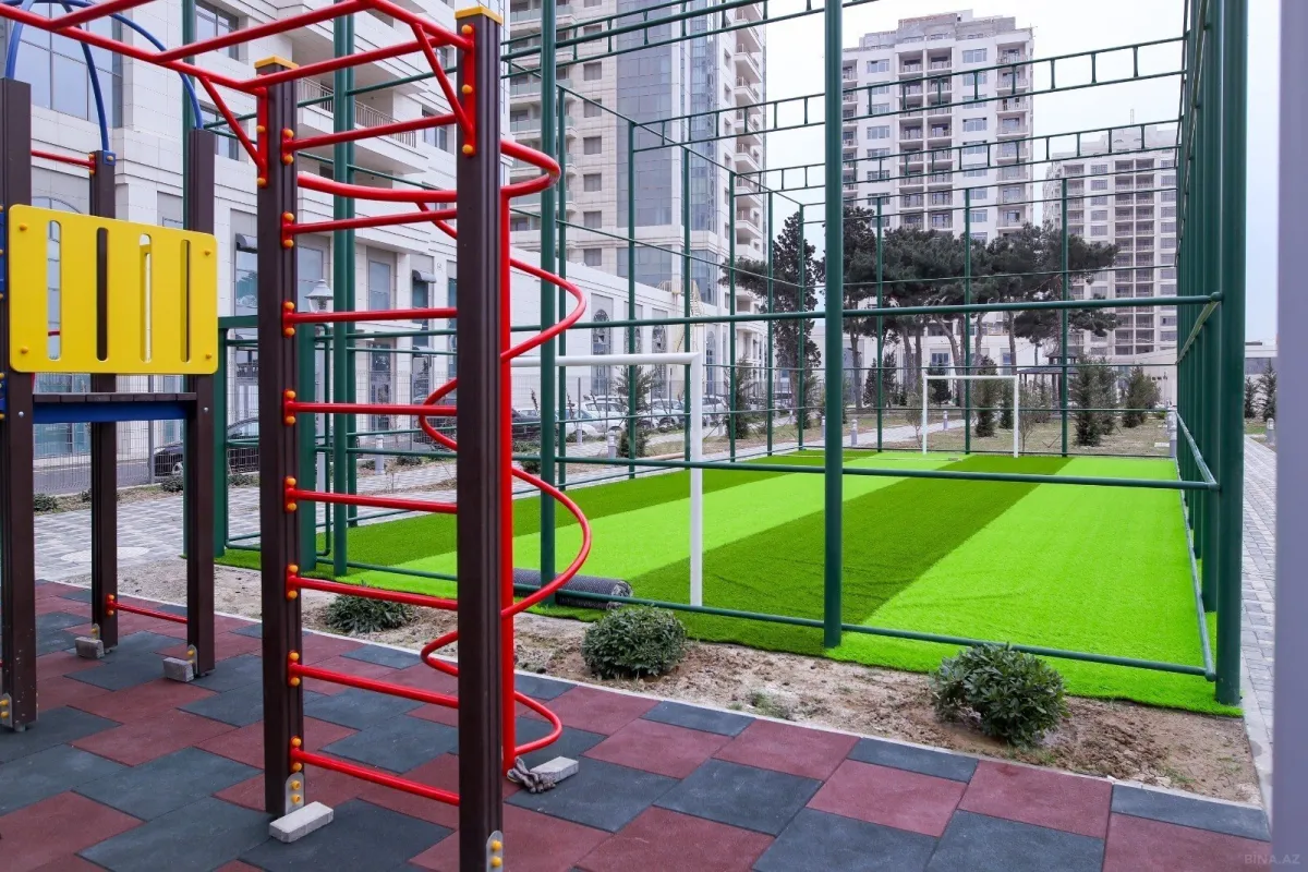 Satılır 3 otaqlı mənzil 170 m²