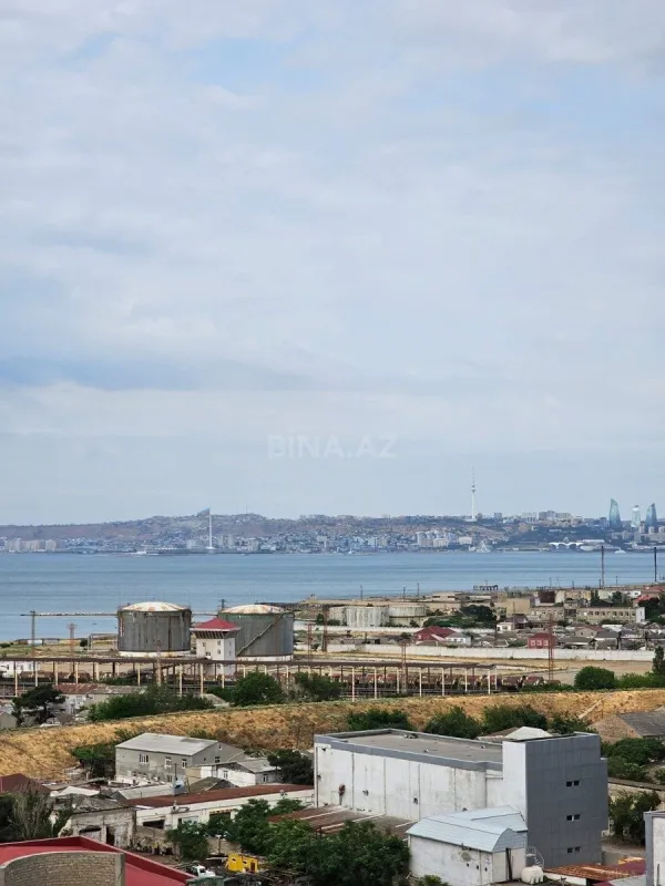 Satılır 3 otaqlı mənzil 135 m²
