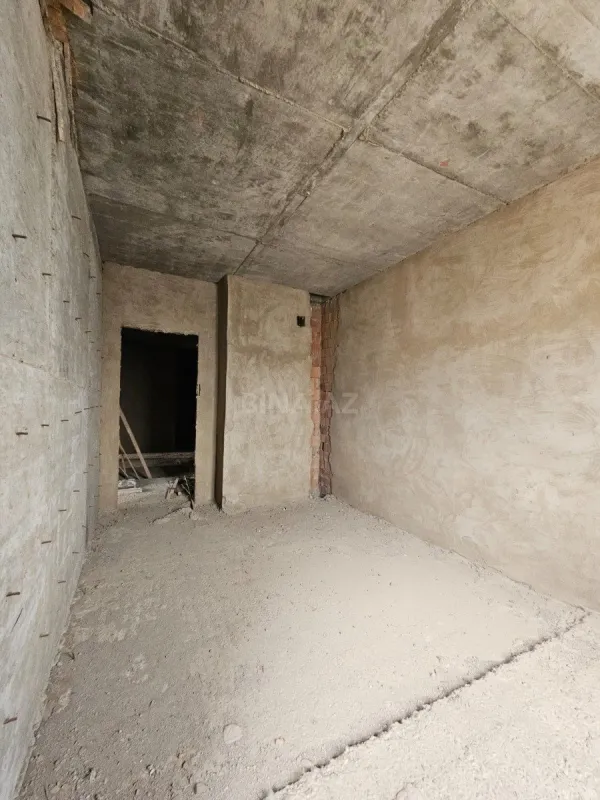 Satılır 3 otaqlı mənzil 135 m²