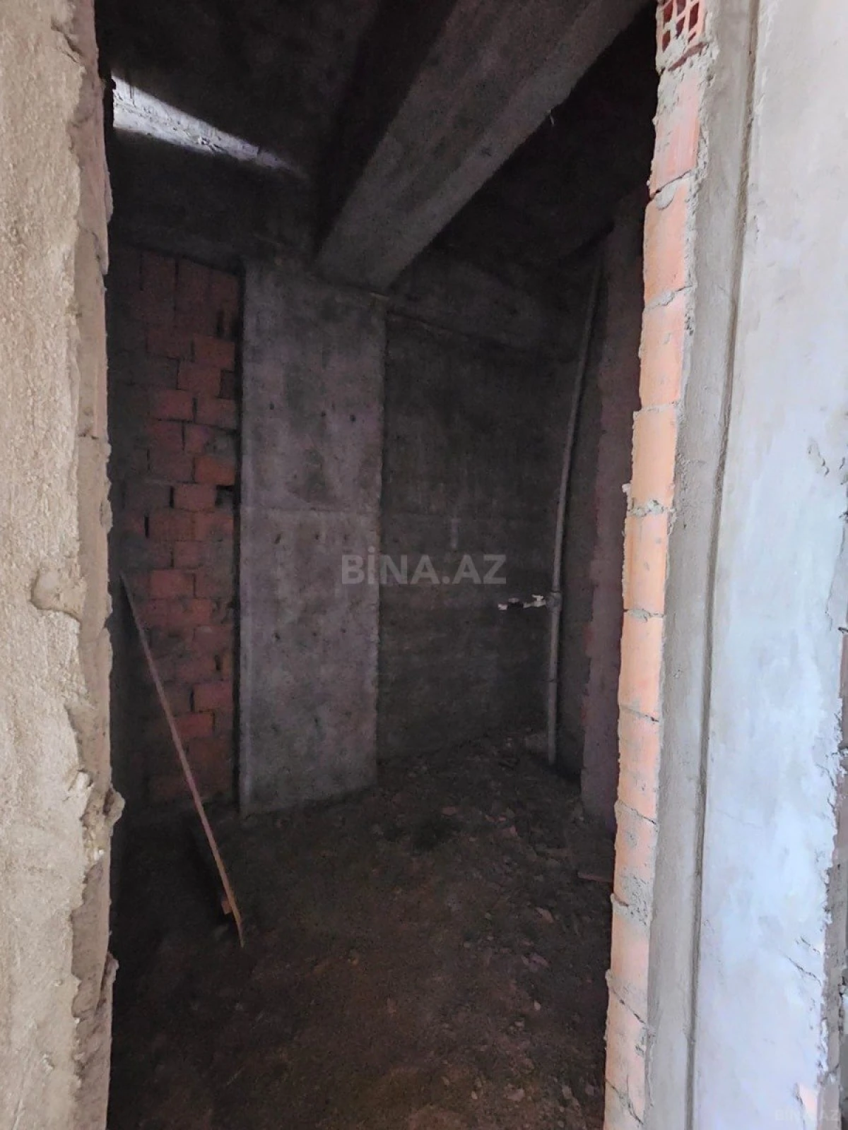 Satılır 3 otaqlı mənzil 135 m²
