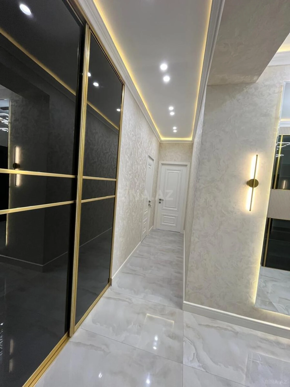 Satılır 2 otaqlı mənzil 72 m²