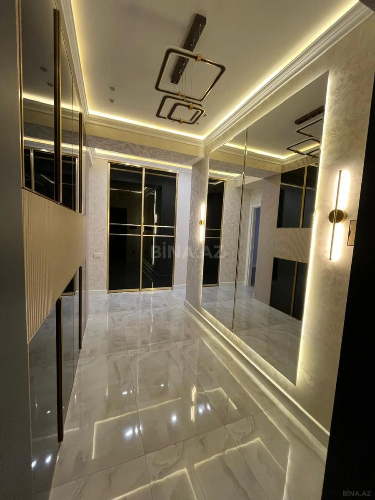Satılır 2 otaqlı mənzil 72 m²
