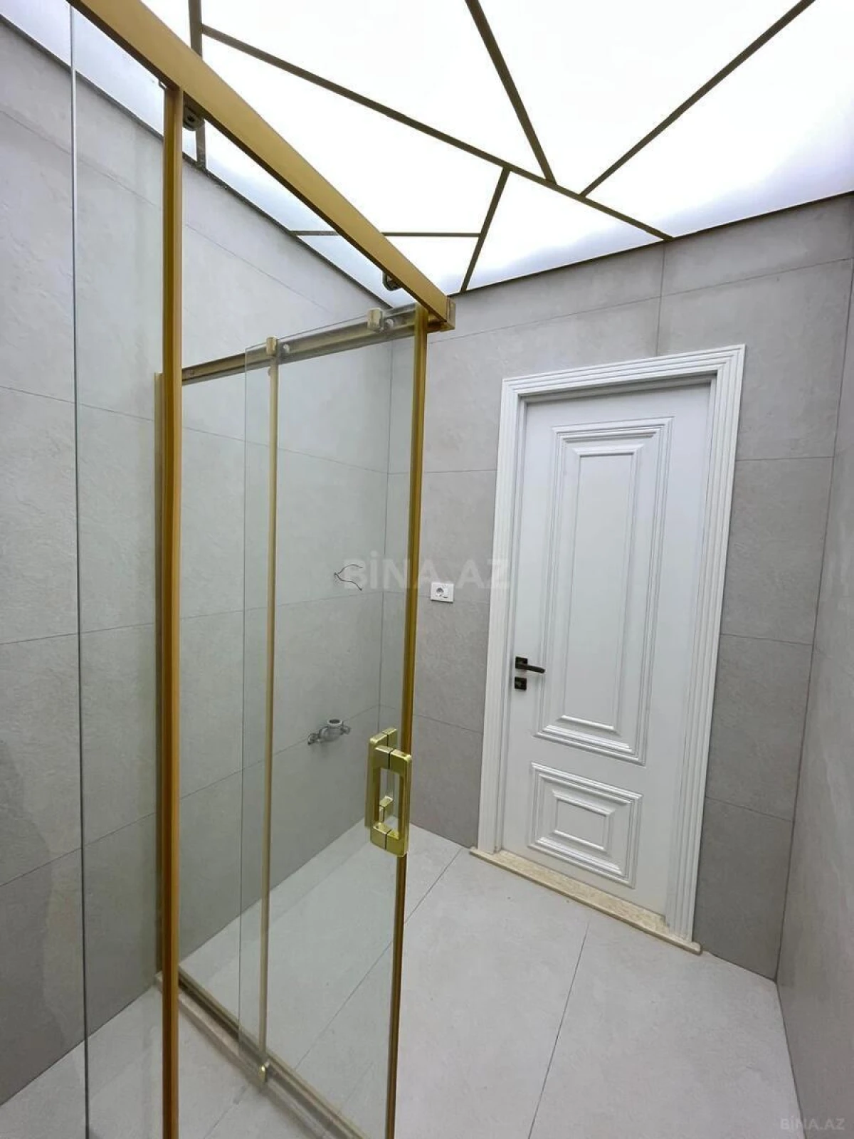 Satılır 2 otaqlı mənzil 72 m²