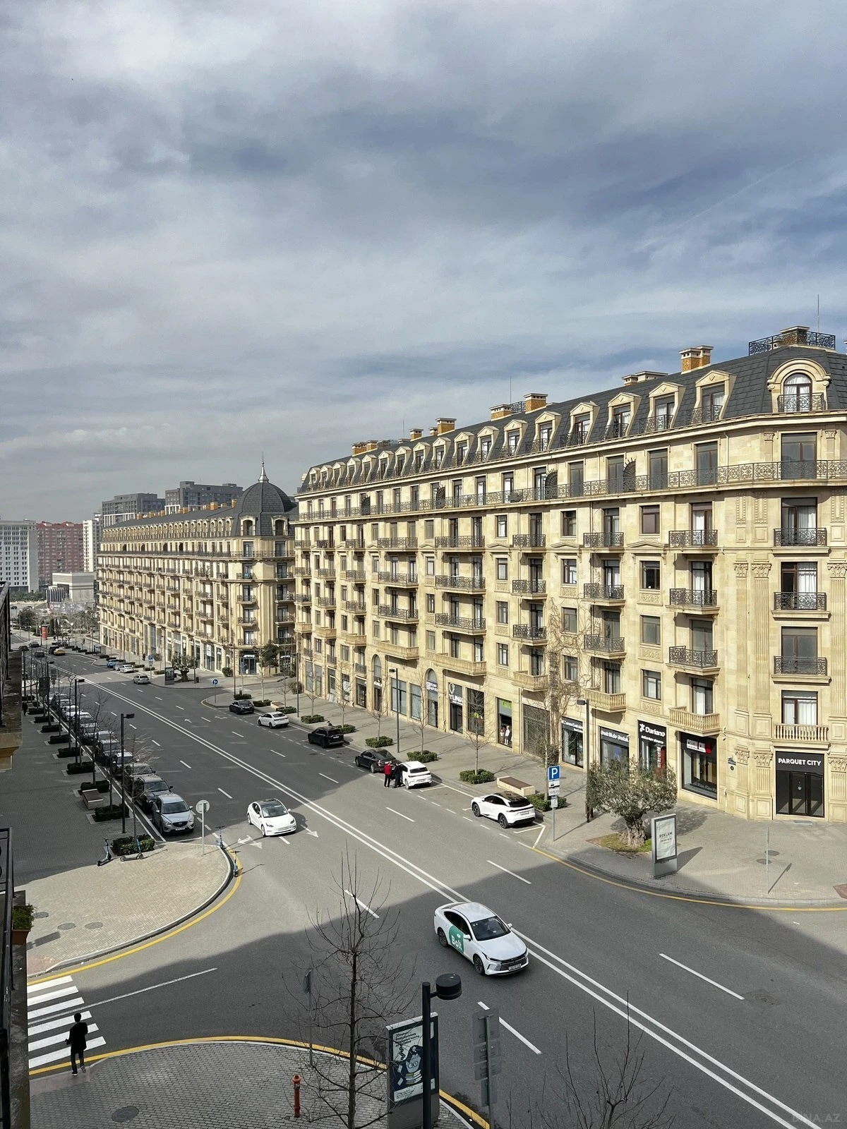 Satılır 3 otaqlı mənzil 140 m²