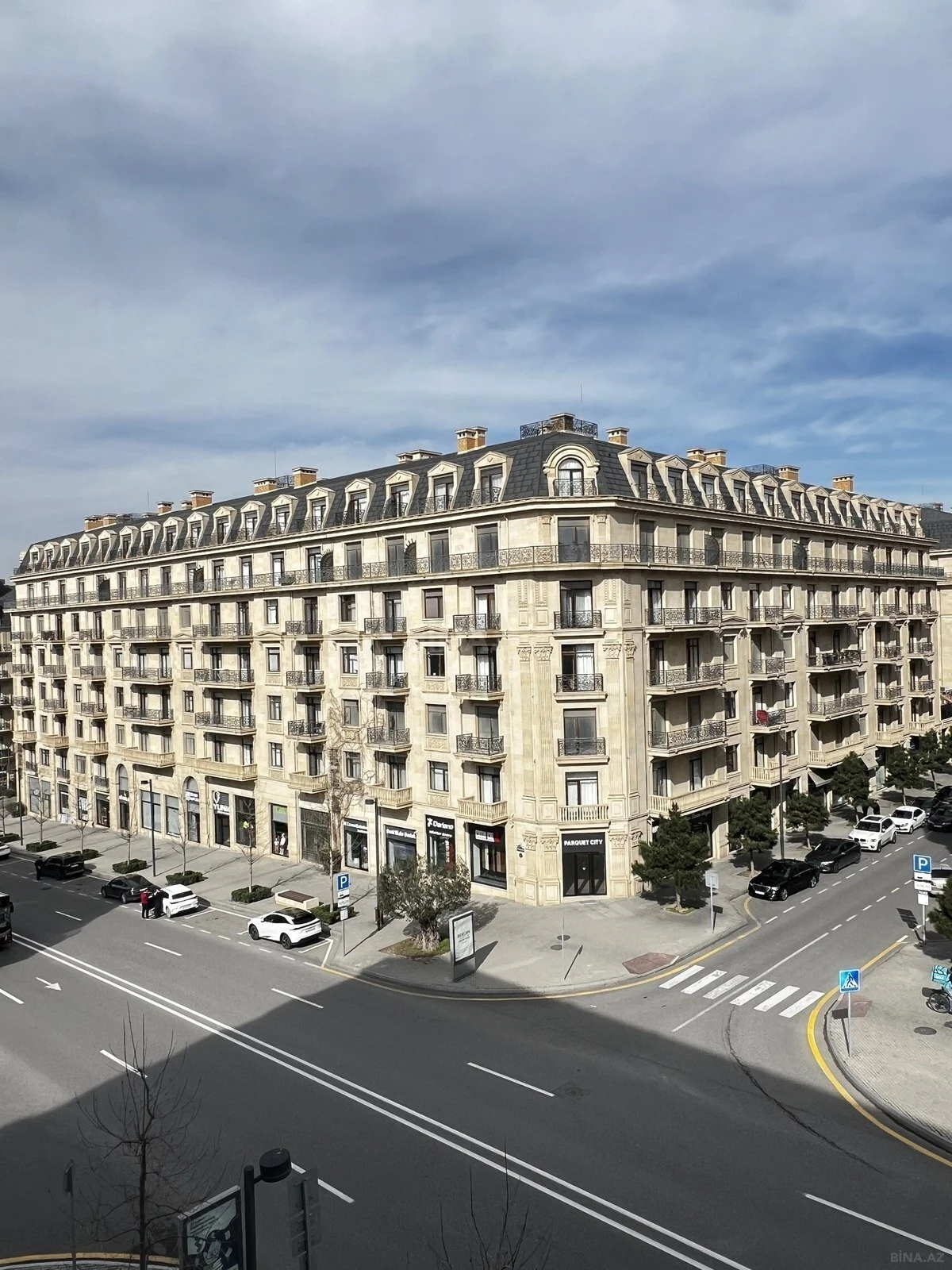 Satılır 3 otaqlı mənzil 140 m²