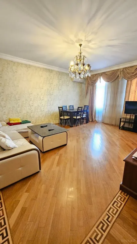 Kirayə verilir 3 otaqlı mənzil 120 m²