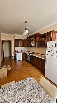 Kirayə verilir 3 otaqlı mənzil 120 m²