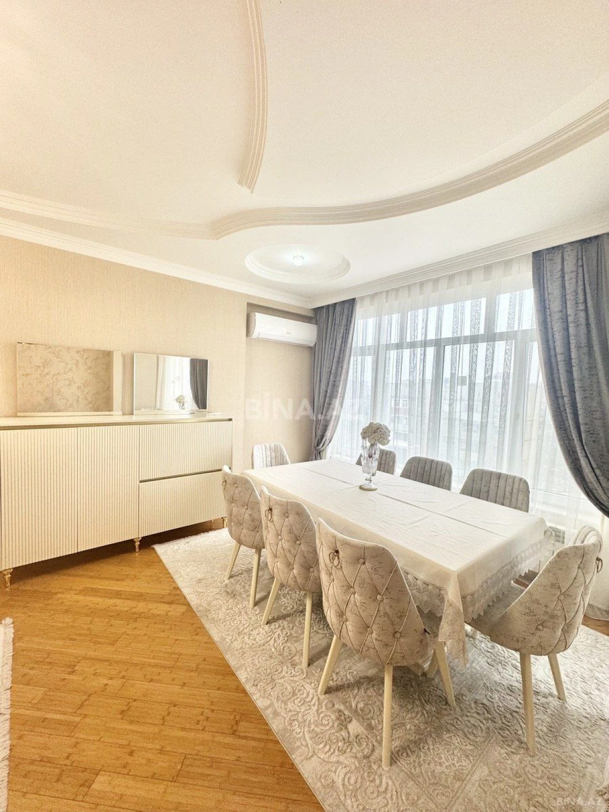 Satılır 2 otaqlı mənzil 105 m²