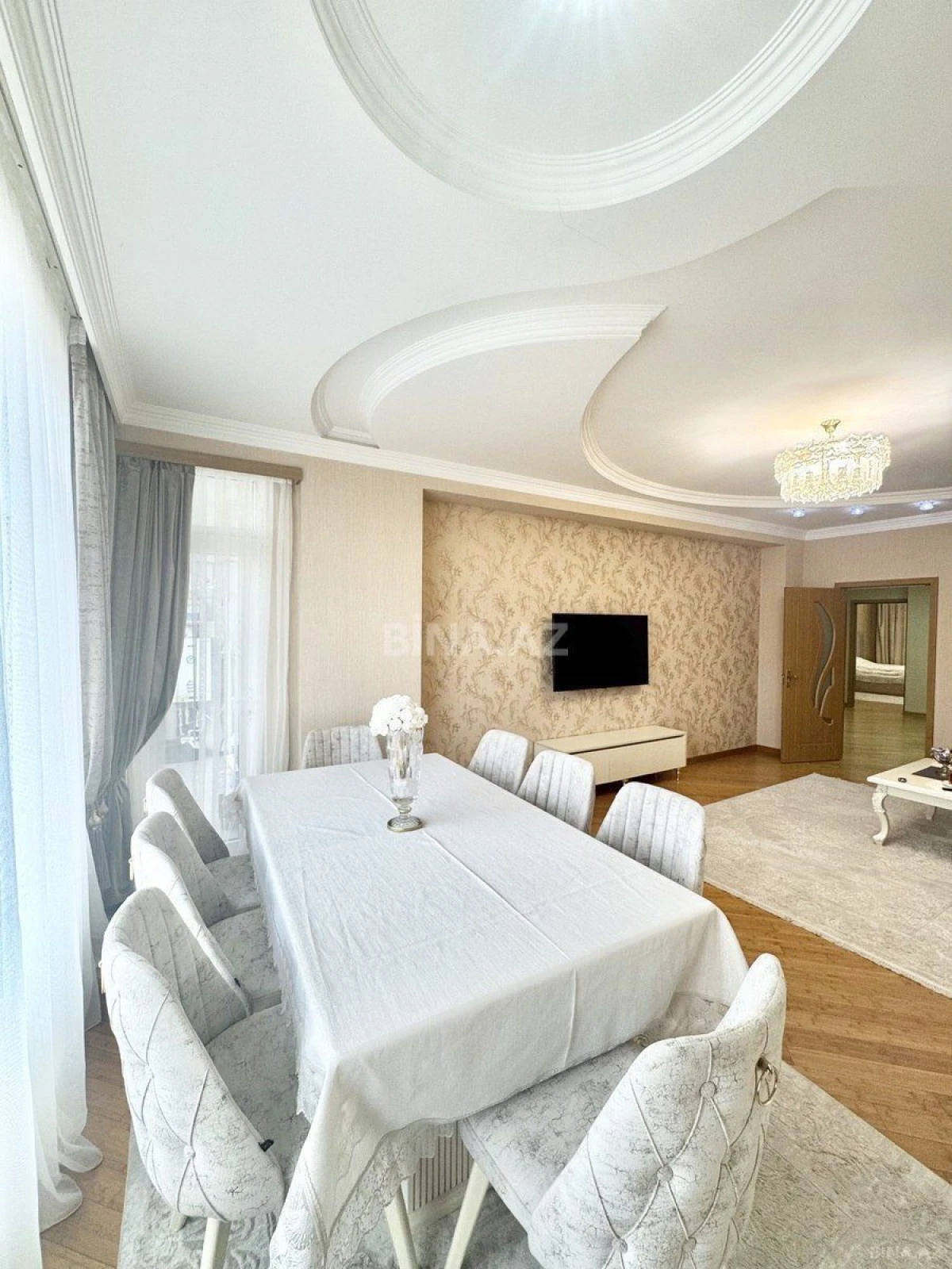 Satılır 2 otaqlı mənzil 105 m²