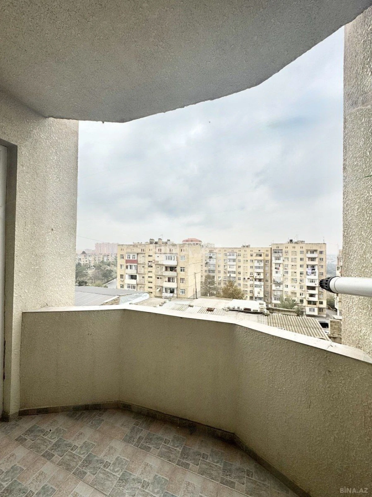 Satılır 2 otaqlı mənzil 105 m²