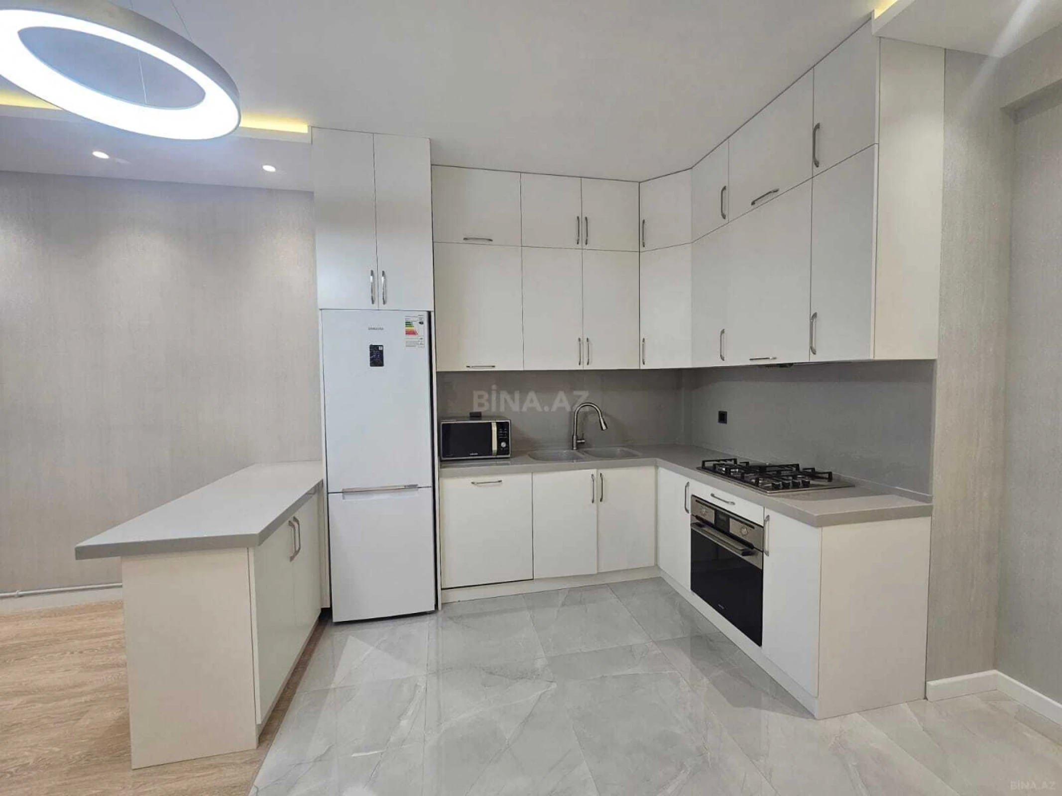 Kirayə verilir 2 otaqlı mənzil 80 m²