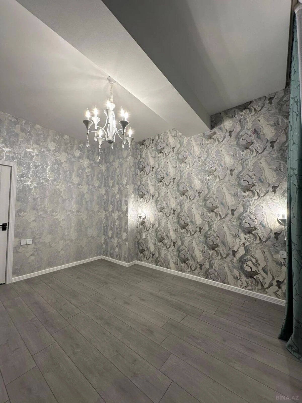 Satılır 2 otaqlı mənzil 55 m²