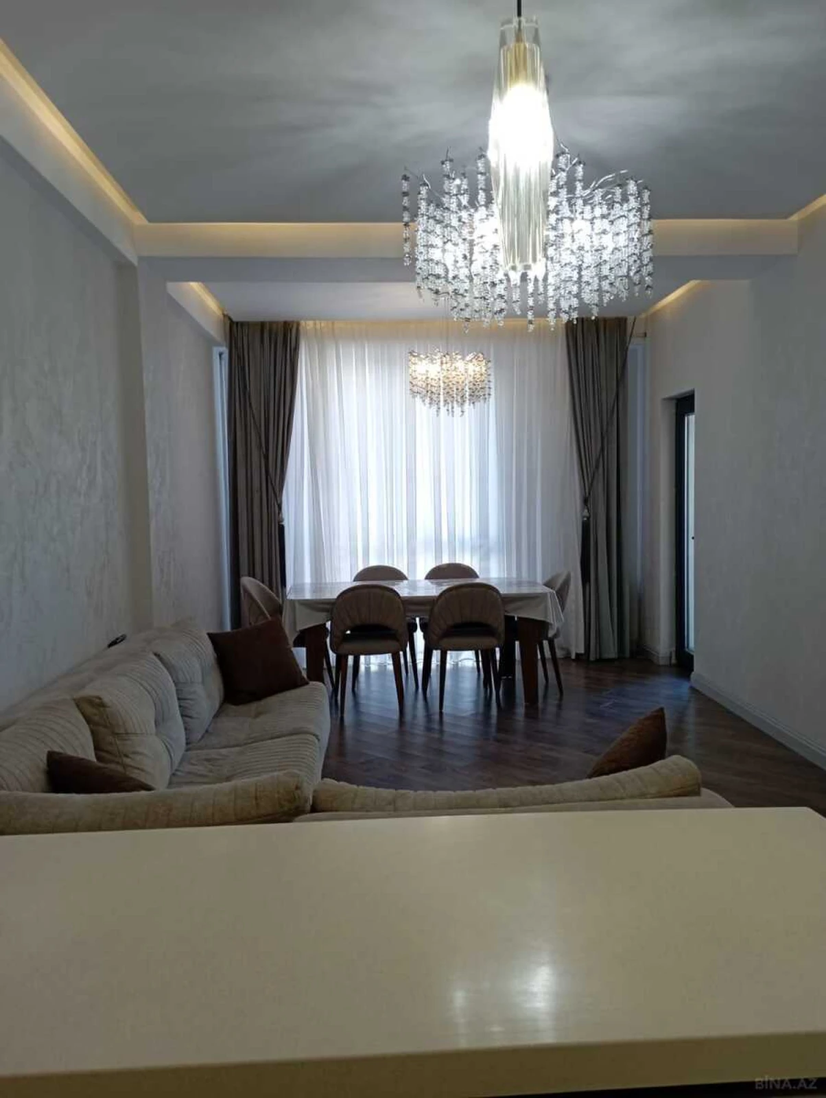 Kirayə verilir 2 otaqlı mənzil 75 m²
