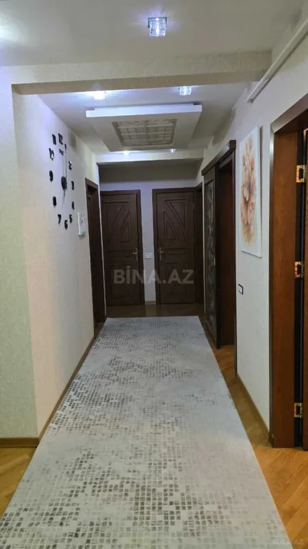 Satılır 5 otaqlı mənzil 120 m²