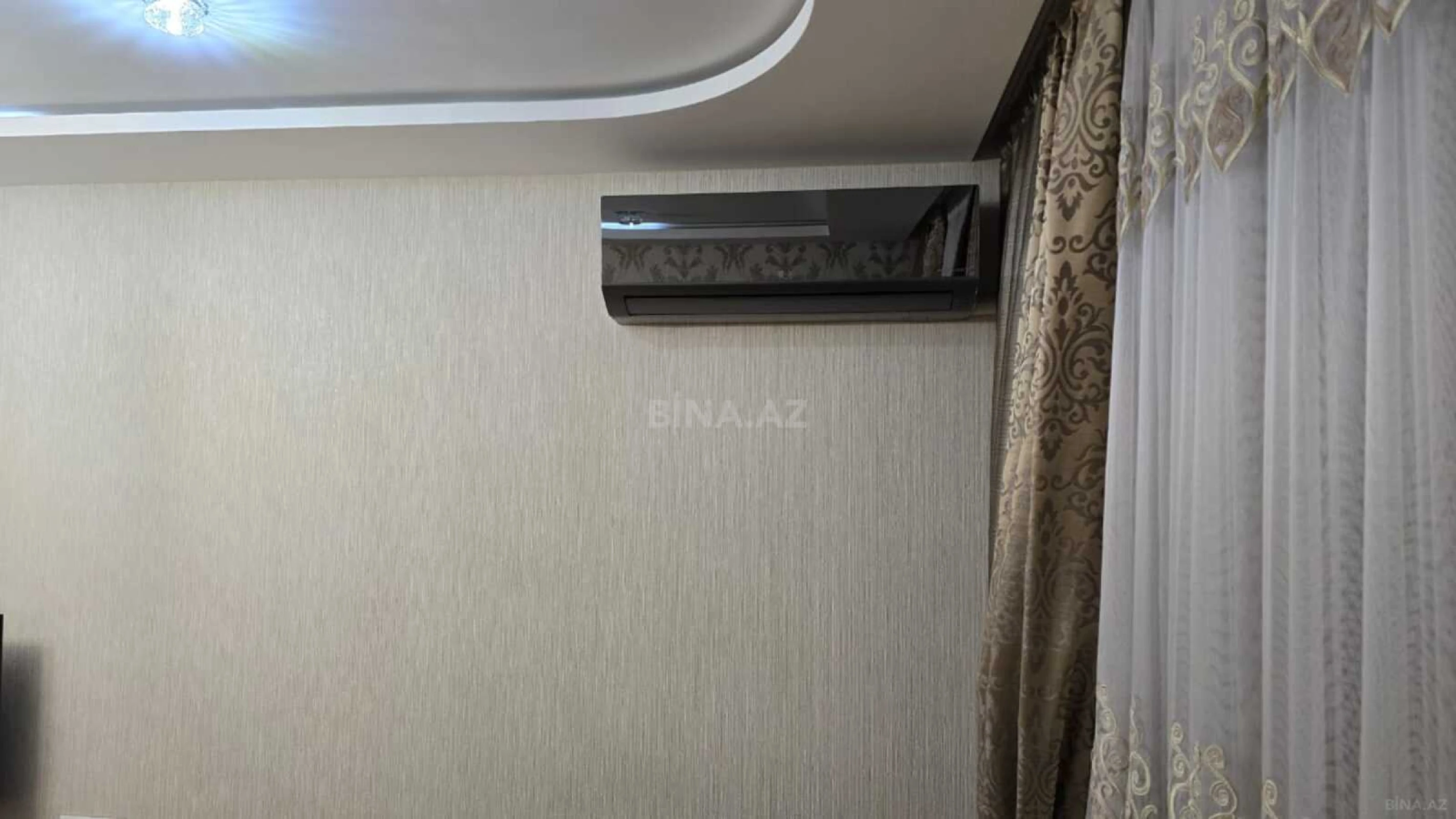 Satılır 5 otaqlı mənzil 120 m²