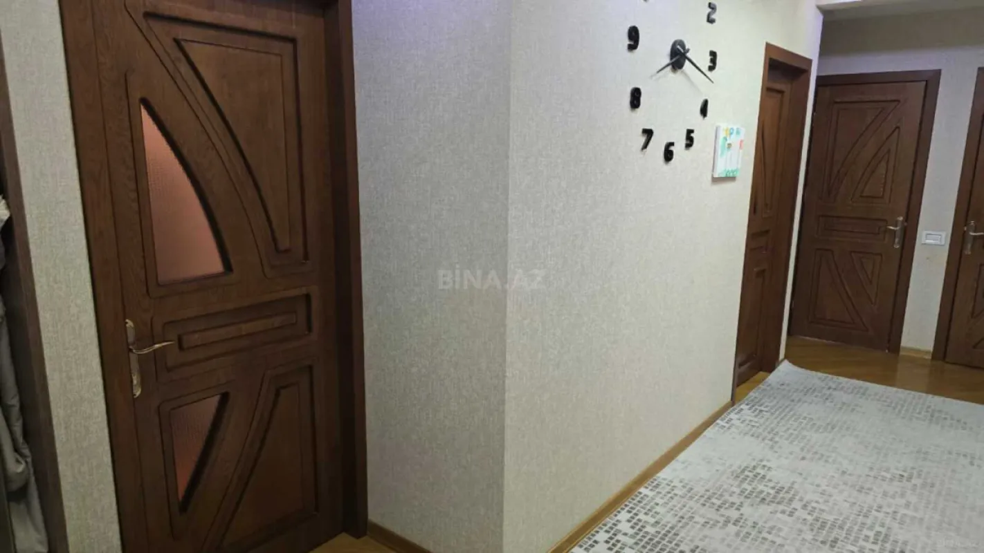 Satılır 5 otaqlı mənzil 120 m²