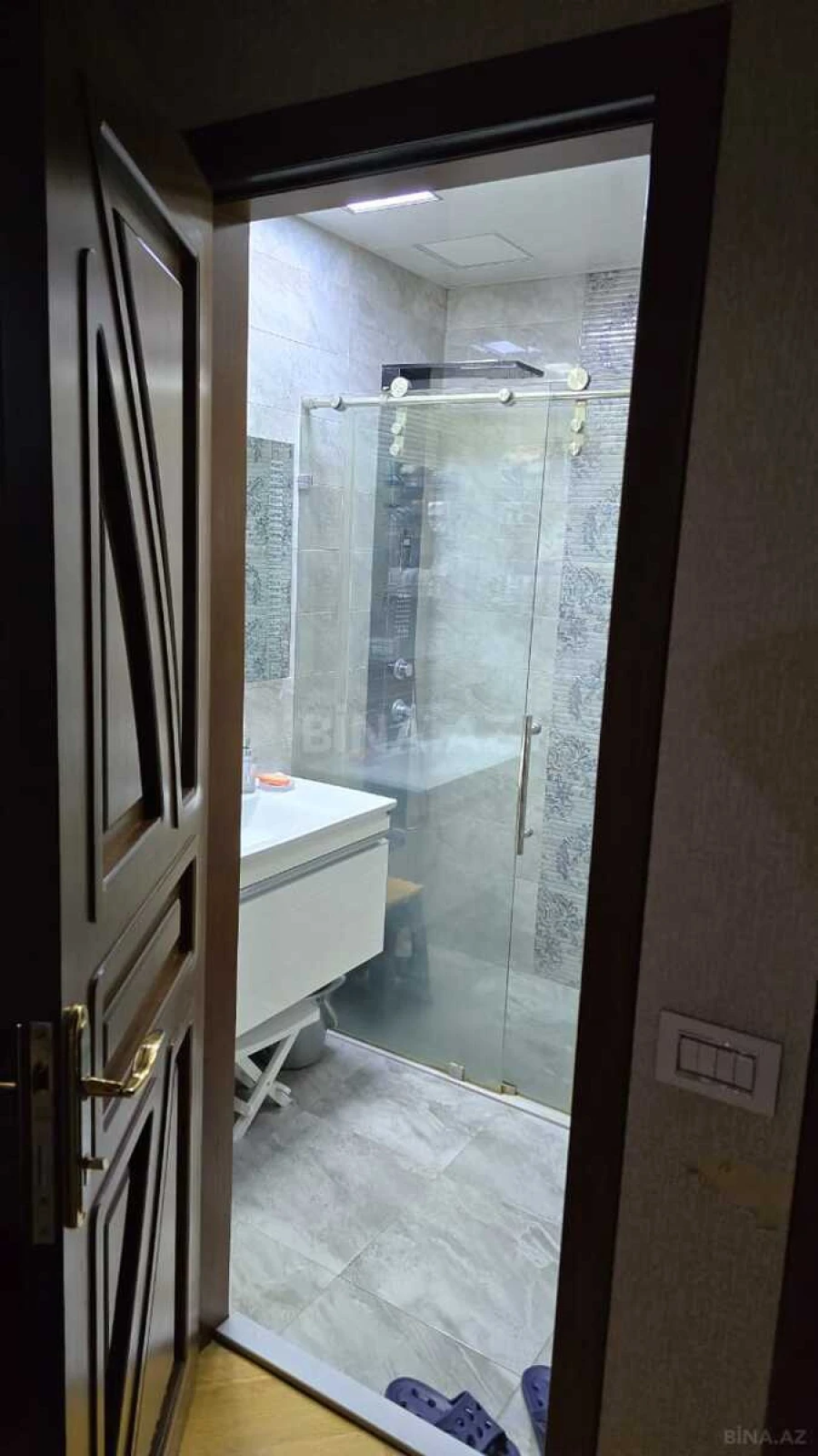 Satılır 5 otaqlı mənzil 120 m²