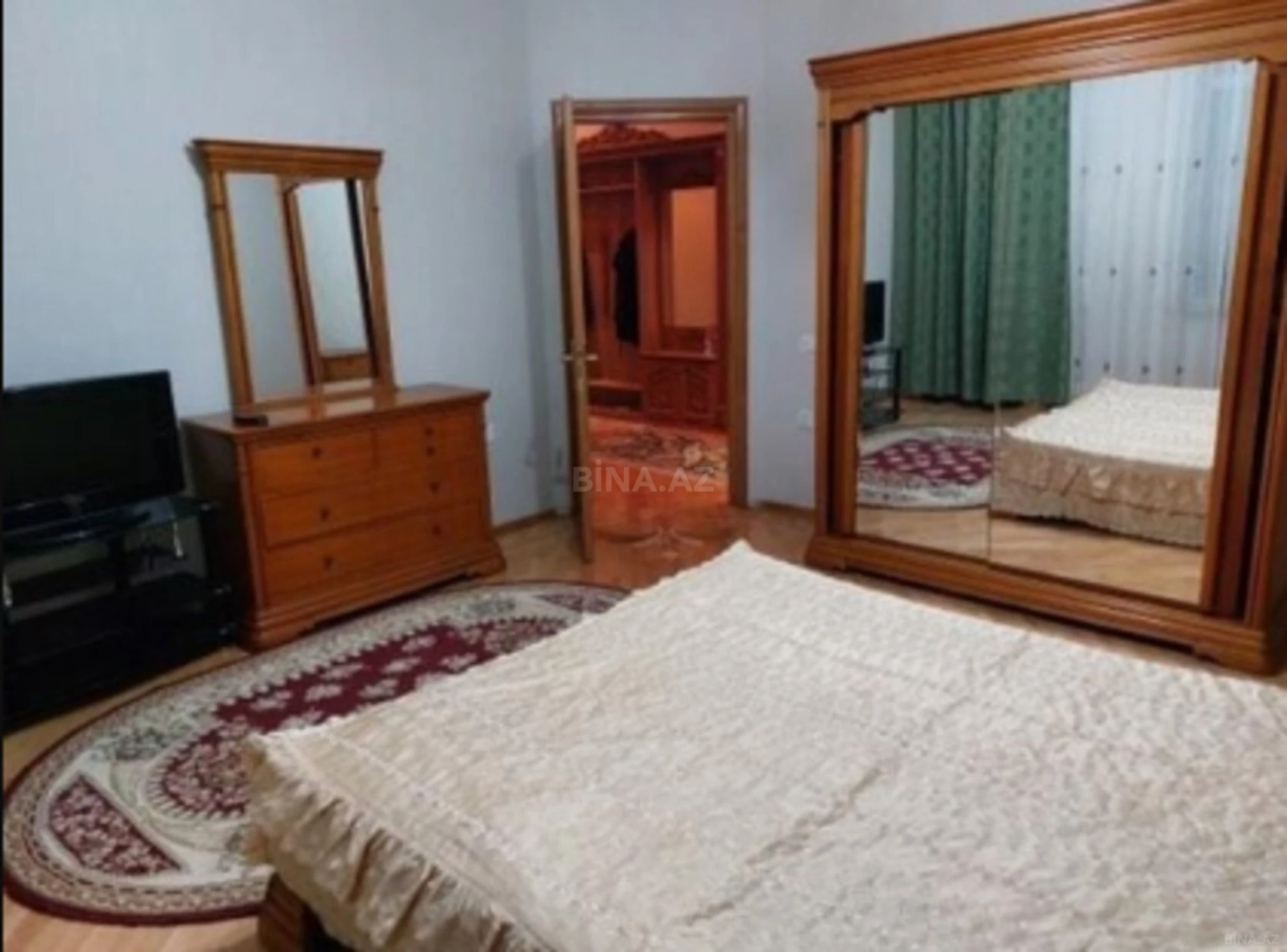 Kirayə verilir 3 otaqlı mənzil 120 m²