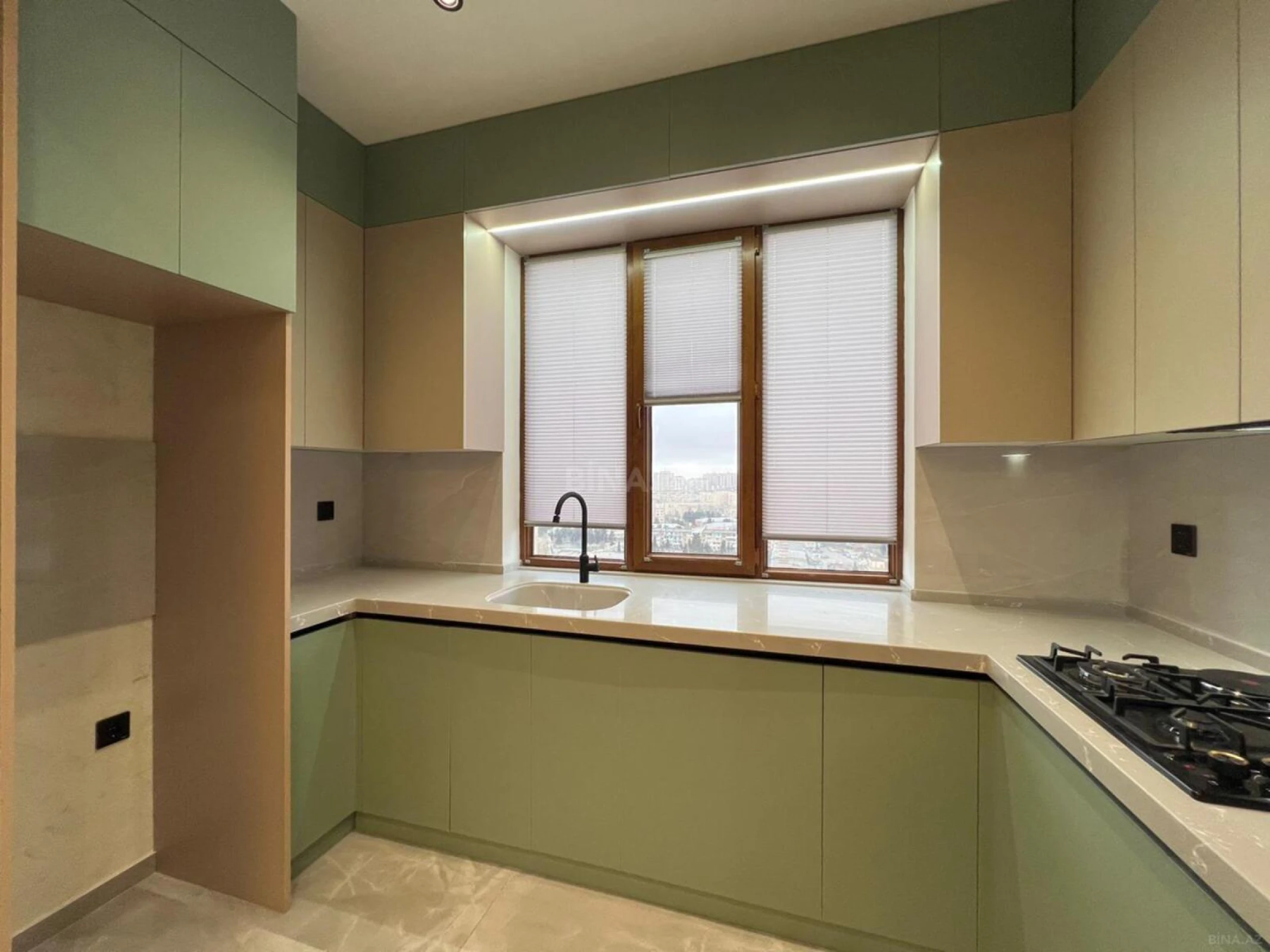 Satılır 2 otaqlı mənzil 67 m²