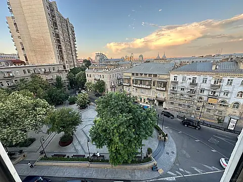 Satılır 3 otaqlı mənzil 86 m² — Bakı, İçərişəhər 3 otaq 86.00 m²