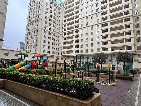 Satılır 4 otaqlı mənzil 176 m² — Bakı, Xətai m/s yanı 4 otaq 176.00 m²