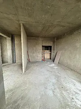 Satılır 4 otaqlı mənzil 176 m²