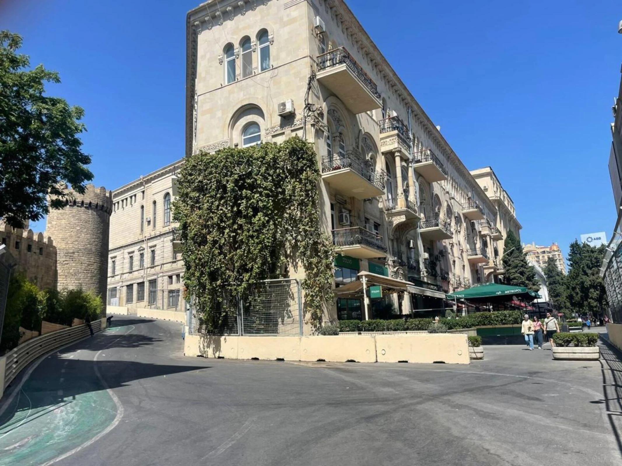 Satılır 2 otaqlı ofis 190 m²