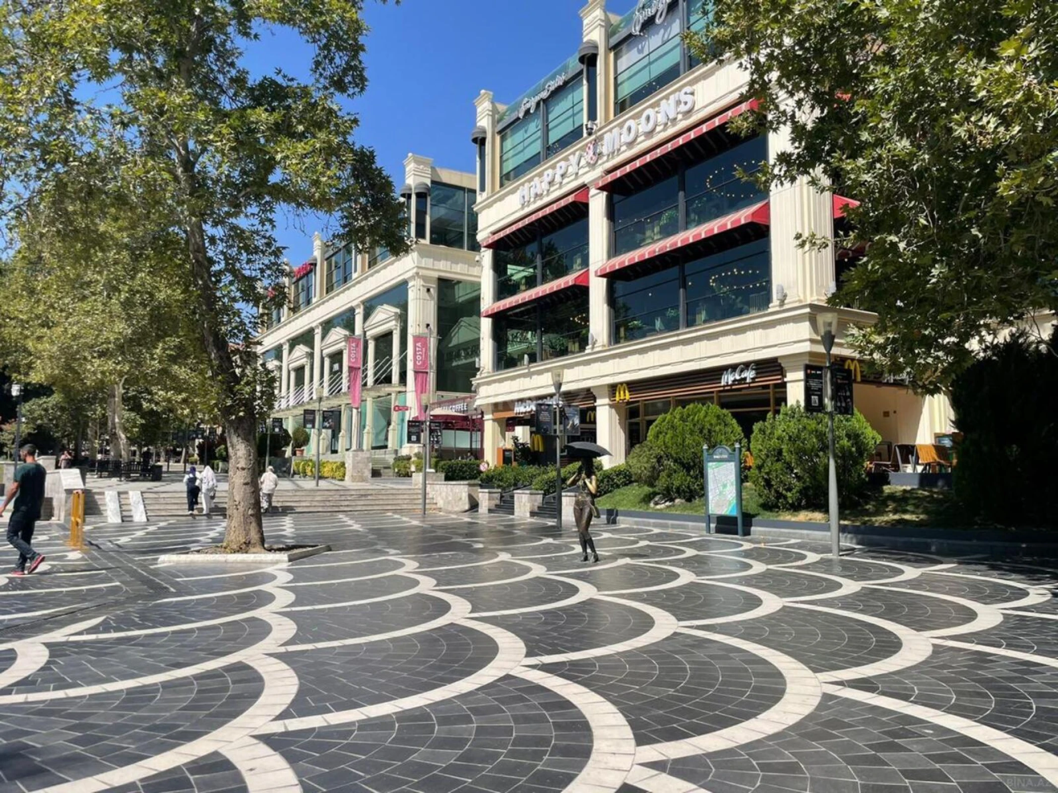 Satılır 2 otaqlı ofis 190 m²