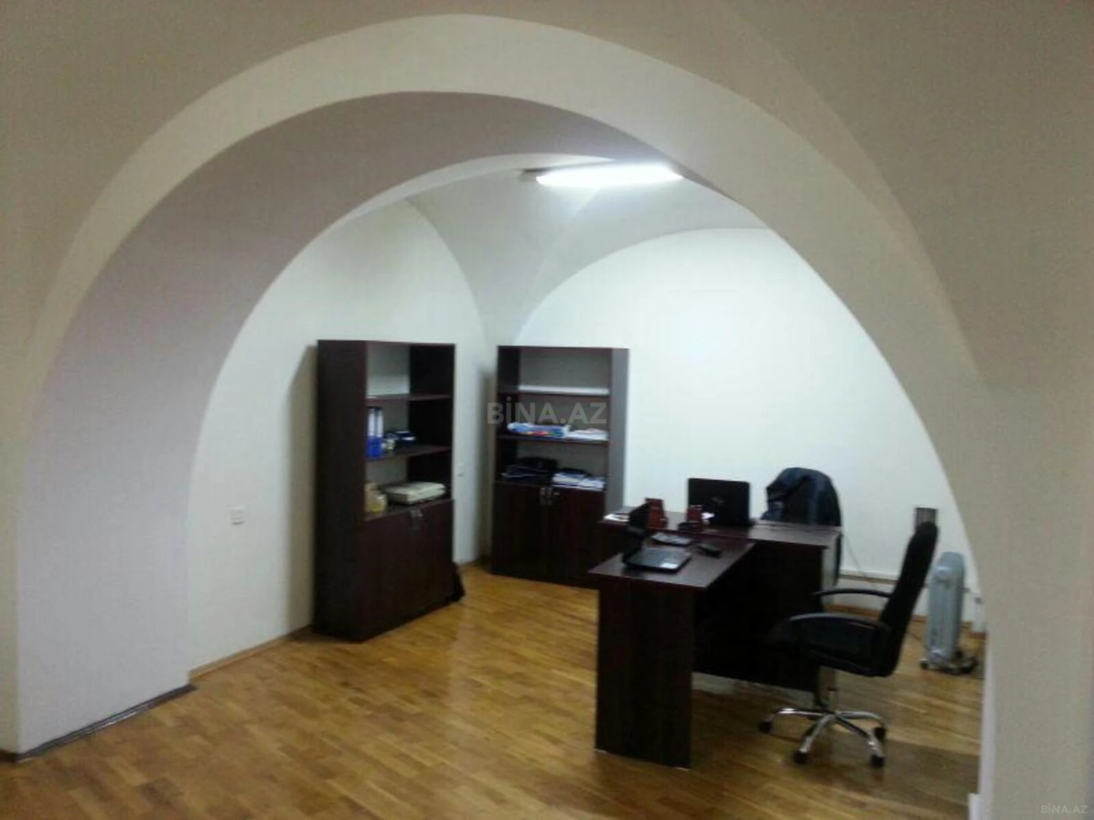 Satılır 2 otaqlı ofis 190 m²