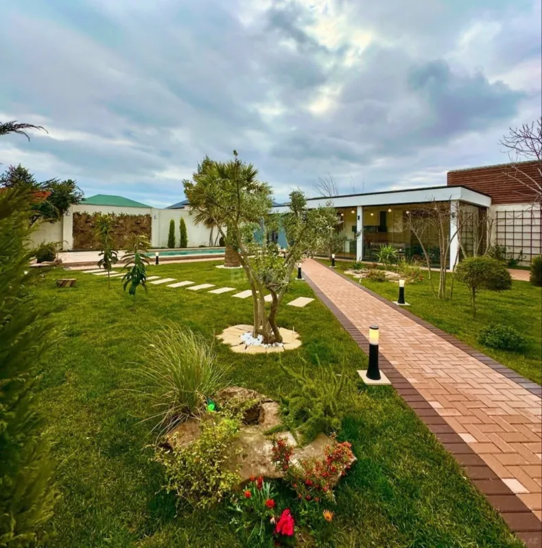 Kirayə verilir 5 otaqlı həyət evi 400 m²