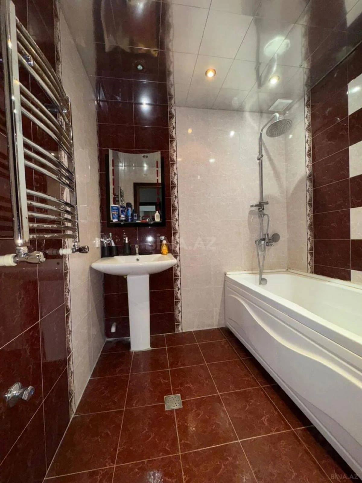 Satılır 2 otaqlı mənzil 90 m²